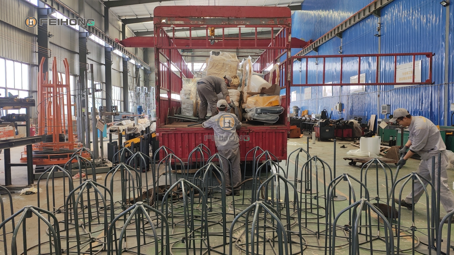 喜訊！熱烈慶祝飛宏5套數(shù)控鋼筋加工設(shè)備裝車完畢順利發(fā)出