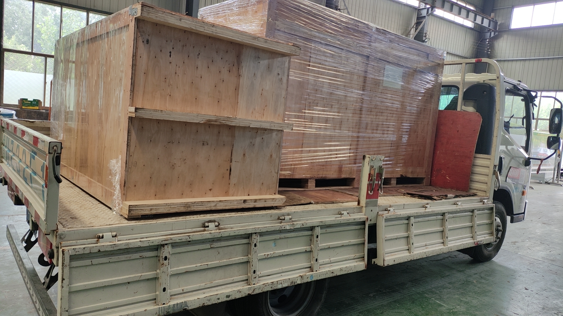 喜訊！熱烈慶祝飛宏1套數(shù)控鋼筋加工設備裝車完畢順利發(fā)出