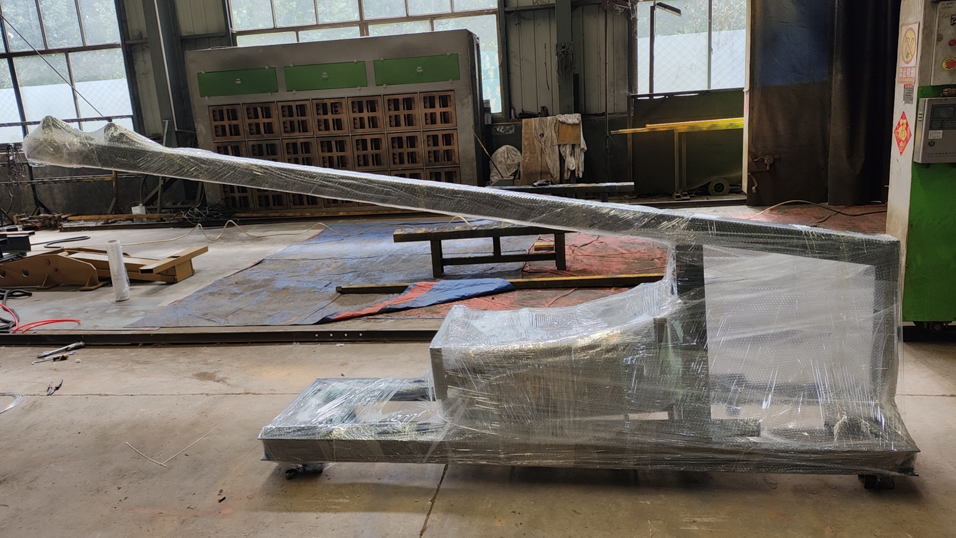 喜訊！熱烈慶祝飛宏1套數(shù)控鋼筋加工設備裝車完畢順利發(fā)出